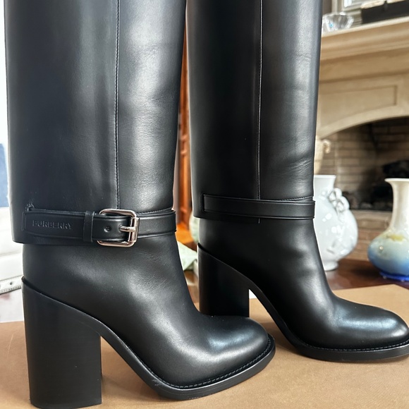 Burberry Emmett Boots - Picture 5 of 5